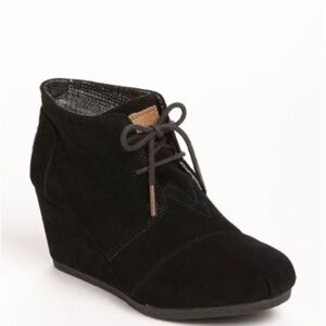 TOMS Desert Wedge Booties Black Suede Lace-Up Ankle Boots Size W5